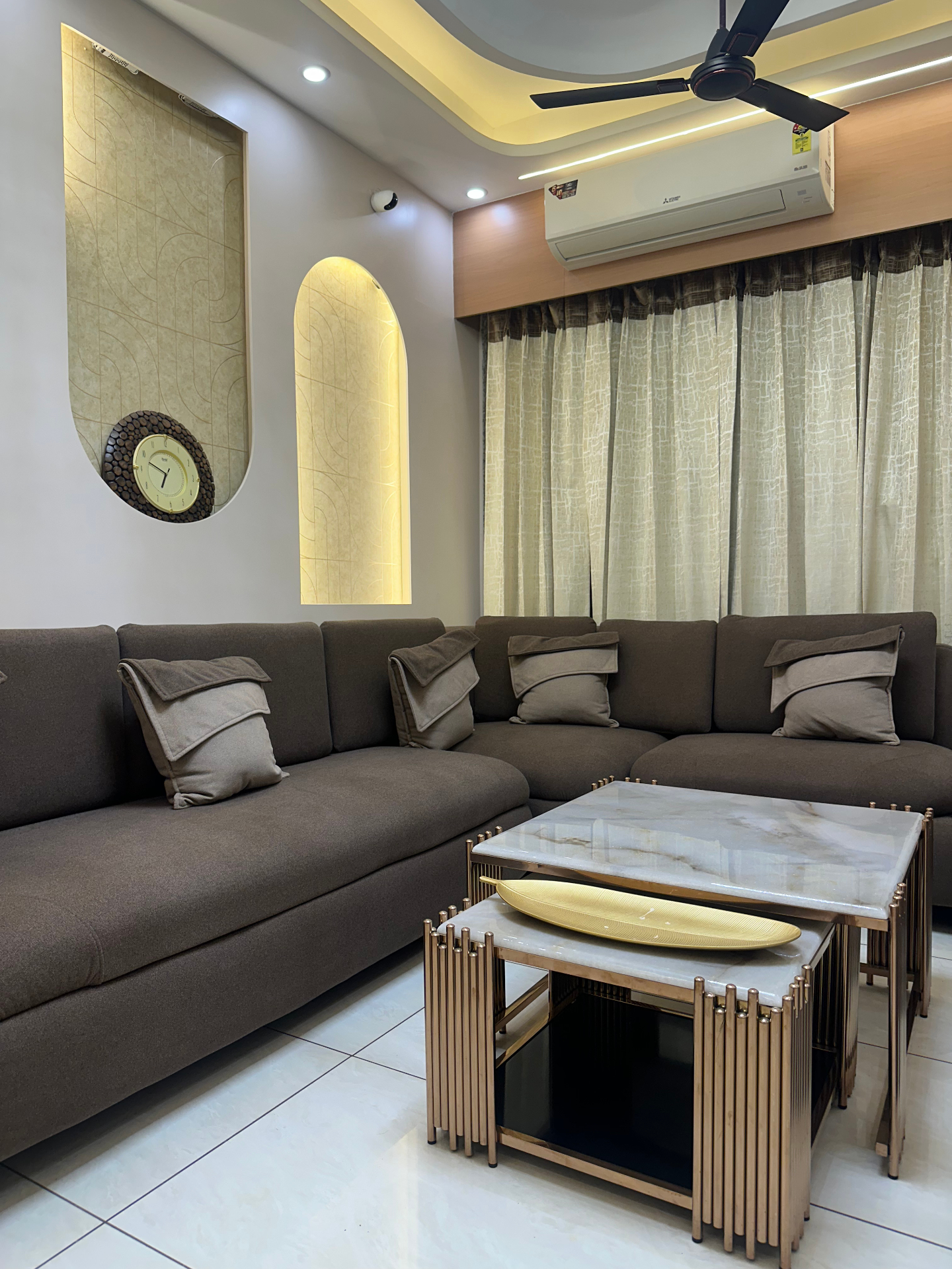 Arched Niche Lounge